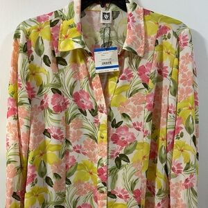 Anne Klein Cream, Pink, Yellow & Green Floral Print. Blouse
B-2